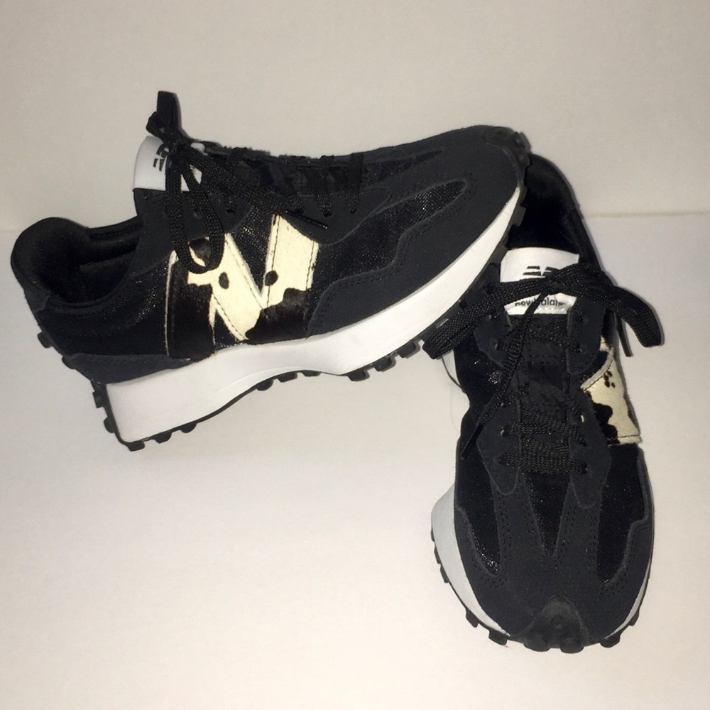 New Balance 327 Tennis Shoes